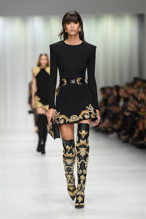 versace reunion top model|naomi campbell versace.